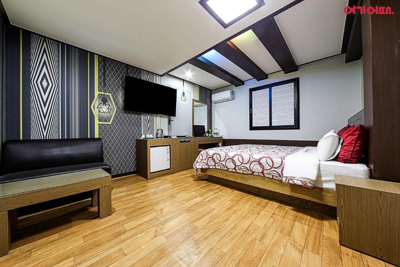 World Hotel Chuncheon Exterior photo