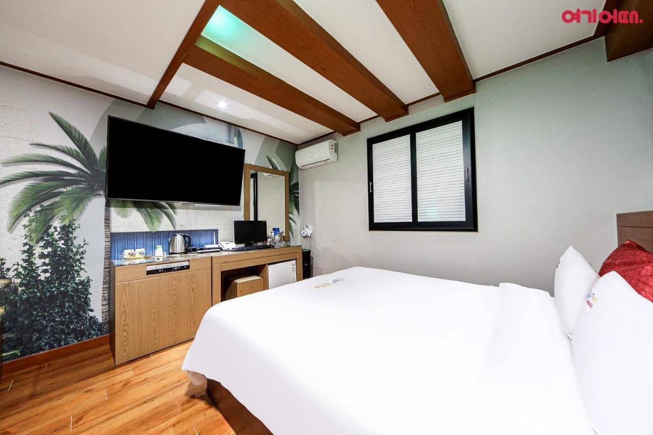 World Hotel Chuncheon Exterior photo
