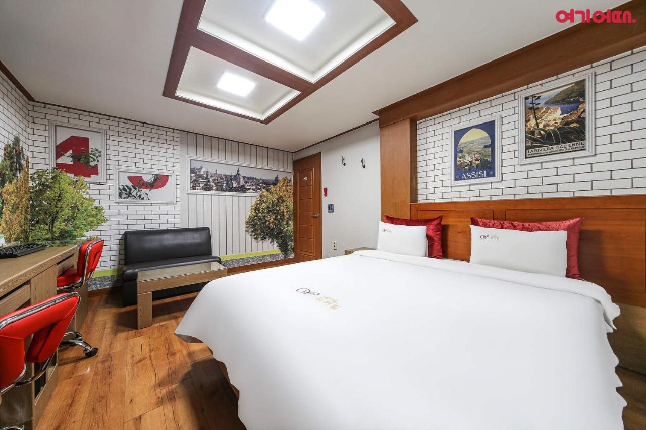 World Hotel Chuncheon Exterior photo